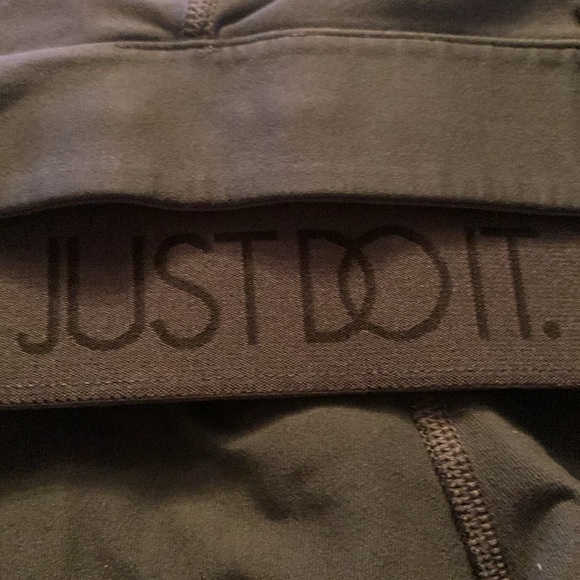 Nike Capri Dri-Fit  "Just Do It' Athletic Leggings Size M - Picture 5 of 9